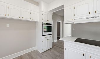570 W Columbia Ave, Batesburg, SC 29006