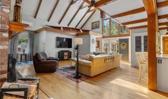 30 Middle Rd, East Greenwich, RI 02818