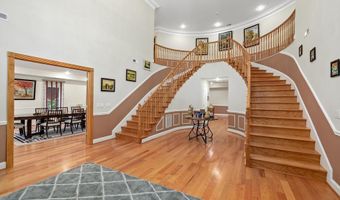 7230 BEVERLY St, Annandale, VA 22003