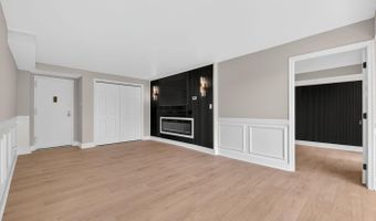1401 N RHODES St 604, Arlington, VA 22209