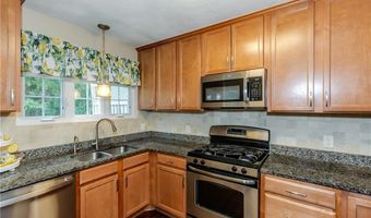 25 Venturi Grn A, North Providence, RI 02904