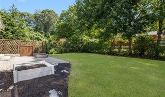 29 Pepper Bush Trl, Narragansett, RI 02874