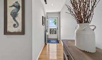 42 Turtle Bay Dr 42, Branford, CT 06405