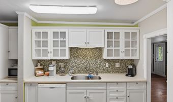 6 North Rd, Foster, RI 02825