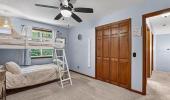 15129 Locust Grove Dr, Argentine, MI 48418