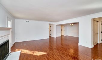 974 Claytonbrook Dr 1A, Ballwin, MO 63011