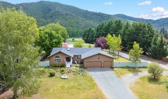 1595 Rogue River Hwy, Gold Hill, OR 97525