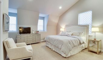1318 S QUINN St, Arlington, VA 22204