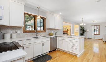 86 Wickham Rd, North Kingstown, RI 02852
