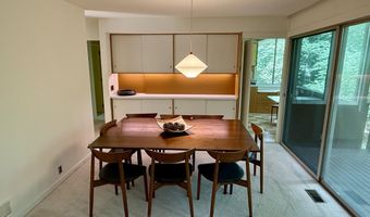 2707 Englave Dr, Ann Arbor, MI 48103