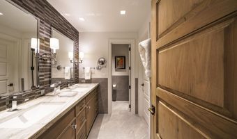 17 Chateau Ln 501, Beaver Creek, CO 81620