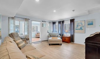 375 E Barnegat Ave, Bayville, NJ 08721