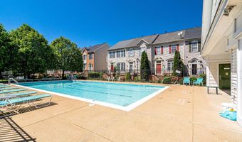 953 HARRISON Cir, Alexandria, VA 22304