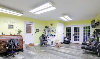 17 Point Ln, Arcadia, IN 46030