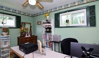 594 Terra Ln, Amherst, OH 44001
