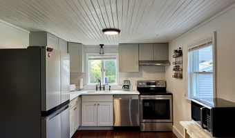 36 Tuxis Rd, Madison, CT 06443