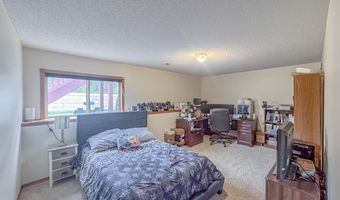 1201 Forrest Glenn Dr, Arkansas City, KS 67005