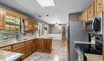 122 Nash Dr, Athens, TN 37303