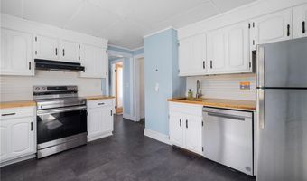 9 Cummings Rd, Newport, RI 02840