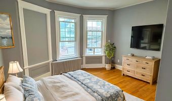 93 W 52ND St, Bayonne, NJ 07002