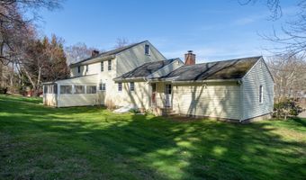 10 Corbin Cir, Branford, CT 06405