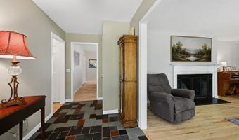 28 Wintergreen Hill Rd, Danbury, CT 06811