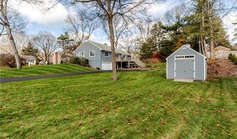 33 Rosewood Ln, Cumberland, RI 02864