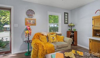 102 Wicklow Dr, Asheville, NC 28806