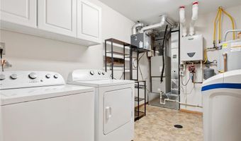 315 Fairgrounds Rd 104, Alexandria, MN 56308