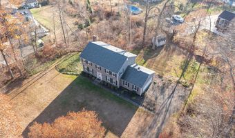 44 Flax Hill Rd, Brookfield, CT 06804