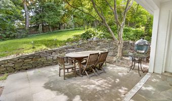 5973 SEARL Ter, Bethesda, MD 20816