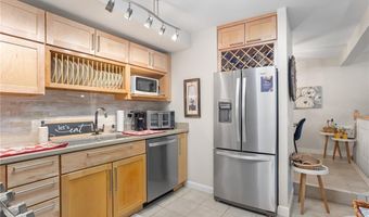 132 Hoffman Ave 116, Cranston, RI 02920