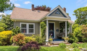 141 Coggeshall Ave, Newport, RI 02840