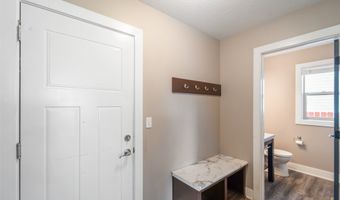 611 Court St, Adel, IA 50003