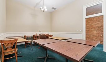 11 Benton Ave E, Albia, IA 52531