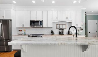 121 Stillwater Rd, Smithfield, RI 02917