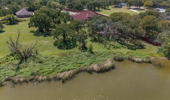 1701 W Lake Shore Dr, Alvarado, TX 76009