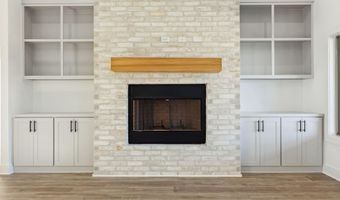 1165 Duke Dr, Bauxite, AR 72011