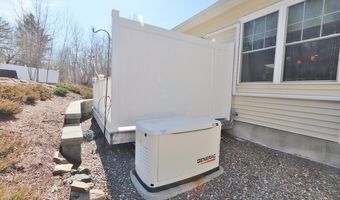 40 Kathryn Ln, Bangor, ME 04401