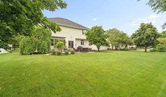 208 E APPLE CREEK Rd, Appleton, WI 54913