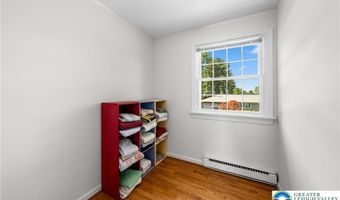 3146 Club Dr, Allentown, PA 18103