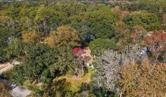 31 Chesterfield Lake Dr, Beaufort, SC 29906