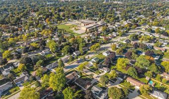 2512 N CHESTWOOD Ct, Appleton, WI 54911