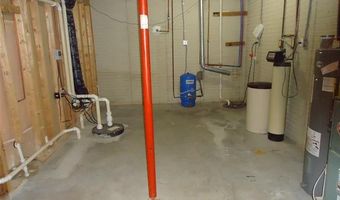 2933 Ashley Dr, Adrian, MI 49221