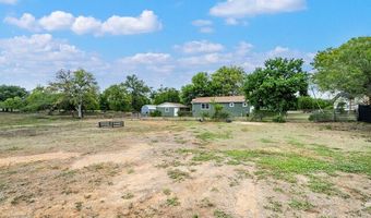 10532 MACAWAY Rd, Adkins, TX 78101