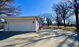 911 Pine St, Atlantic, IA 50022