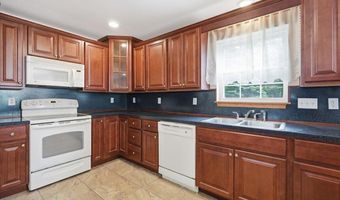 63 Fox Hill Rd, Albrightsville, PA 18210