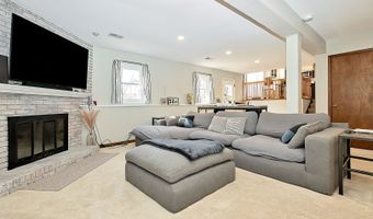 672 Garys Dr, Antioch, IL 60002