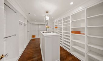 18 Tokeneke Trl, Darien, CT 06820