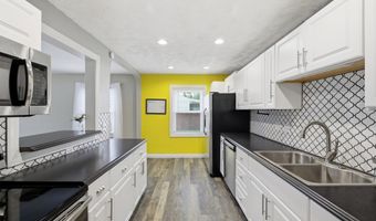 104 Willow Ln, Anderson, IN 46012